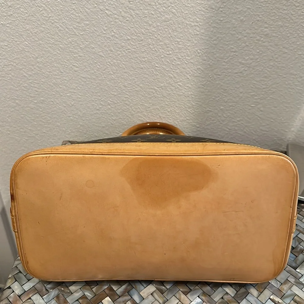 BA1013 Authentic Louis Vuitton Alma handbag - Picture 5 of 12